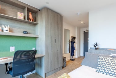 Gold En Suite at Pavilion Point, 118-132 London Road, The Level, Brighton, BN14JH - Image 1